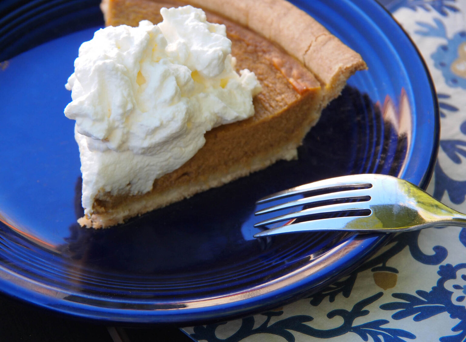 pumpkin pie with whip cream